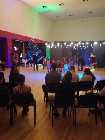 Ziemassvētku eglīte Valgundes 2018mazajiem 